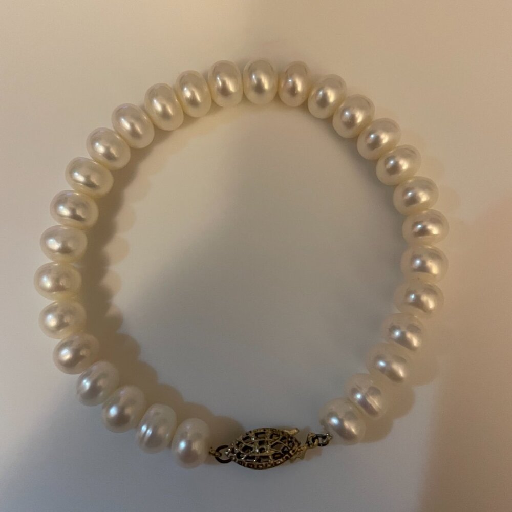 Ivory Freshwater Pearls Bracelet - Picture 3 of 5